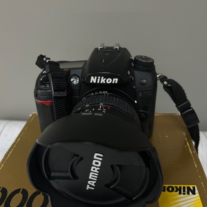 NIKON  D7000