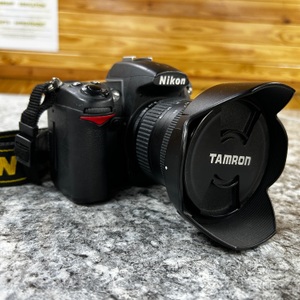 NIKON  